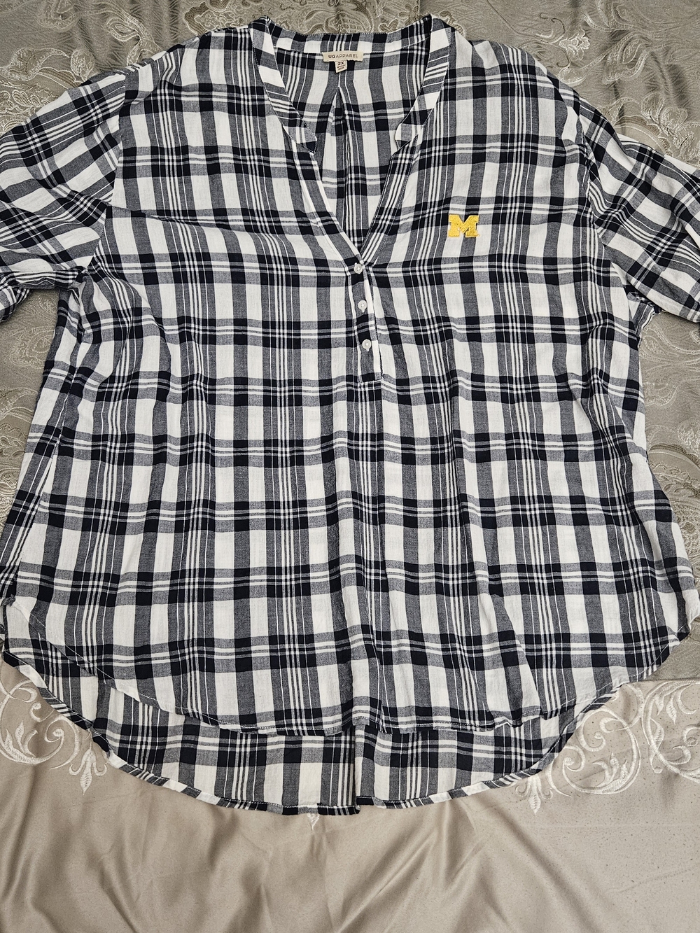 Women’s Blue & White Plaid Pullover Top with University of Michigan Logo 2X